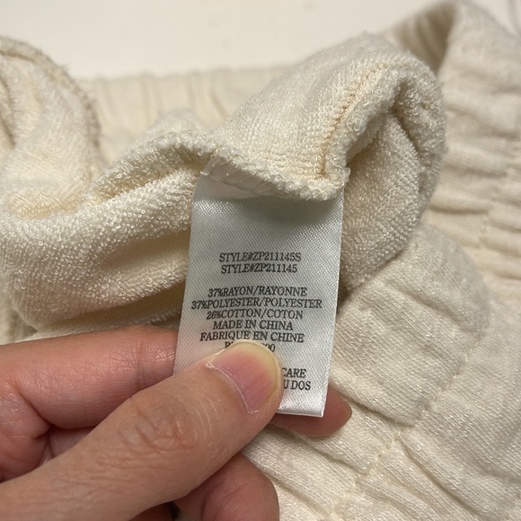 C).  Beige Cream Wide legs Long Pants - Picture 8 of 9